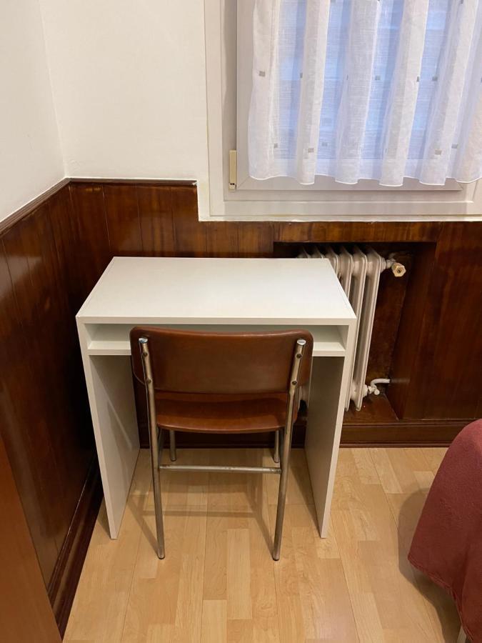 Habitación con baño privado Bilbau Exterior foto